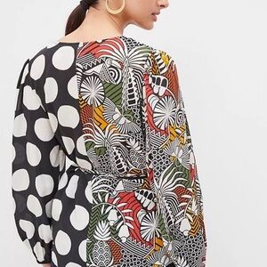 ⚫️⚪️🔴 Farm Rio Size Medium-3/4 sleeve blouse🙈Never worn ⚫️⚪️🔴